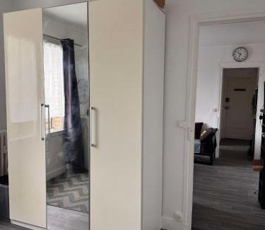 Champrosay Apartment | Convenient Appartement RIS ORANGIS with Hot Tub and Family Amenities