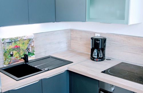 Roubaix Apartment | Guest Rated 10/10: Appartement Roubaix Gare for 6 Guests