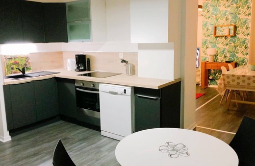 Roubaix Apartment | Guest Rated 10/10: Appartement Roubaix Gare for 6 Guests
