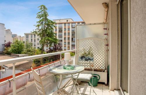 Billancourt–Rives de Seine Apartment | Cozy Apartment with Balcony in Boulogne-Billancourt