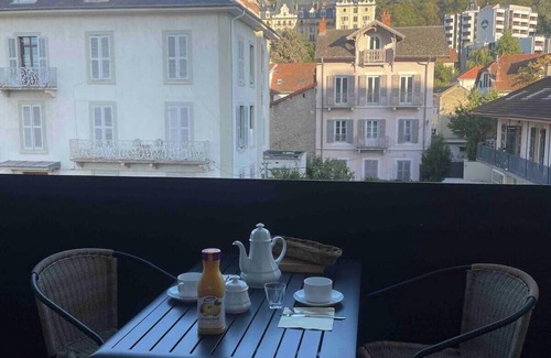 Aix-les-Bains City Center Apartment | Appartement spacieux et lumineux