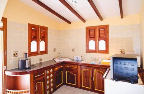 Le Bourg Apartment | Spacious 90 m² Apartment in Morne a l'Eau with Garden