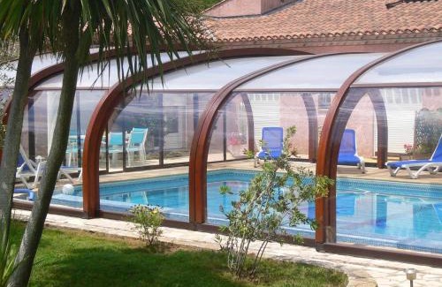 Beziers Apartment | 2-Bedroom Apartment with Pool & Garden in Beziers