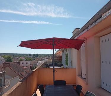 Montlucon Apartment | Appartement spacieux au centre-ville