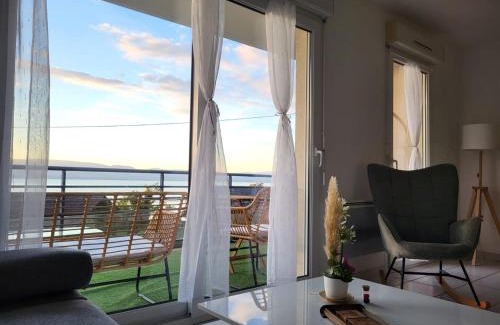 Publier Apartment | Spacious Apartment Near Center with Lake View & Pool Access