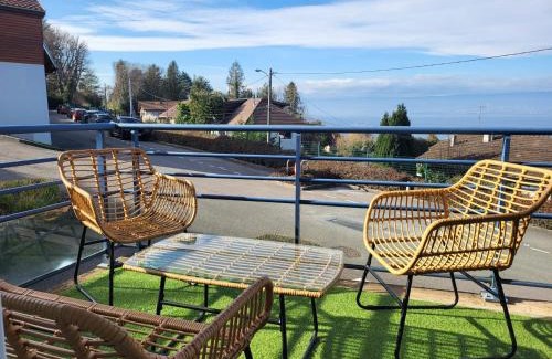 Publier Apartment | Spacious Apartment Near Center with Lake View & Pool Access