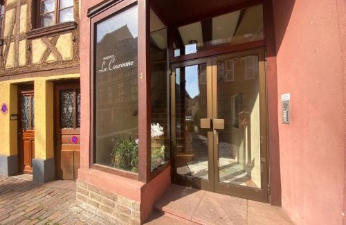 Barr Apartment | Spacious Apartment in Historic City Center with Restaurant
