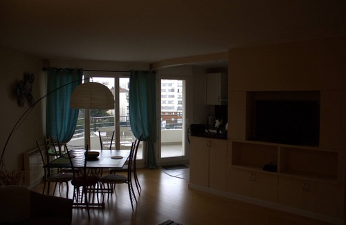 Gambetta Apartment | Spacious Apartment Near La Défense Arena, Family-Friendly