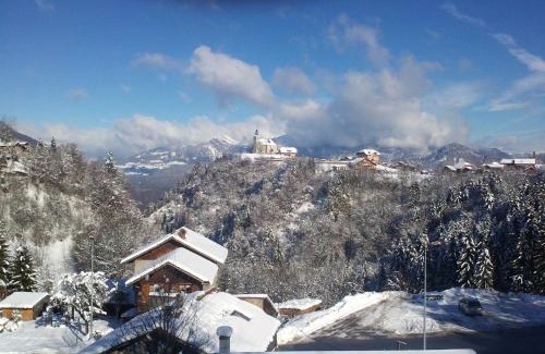 Mont-Saxonnex Apartment | Spacious Apartment with Mountain Views in Mont Saxonnex