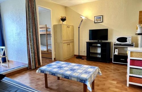 Argeles Plage Apartment | Cozy Beachside Studio with Garage, Pet Friendly in Argelès