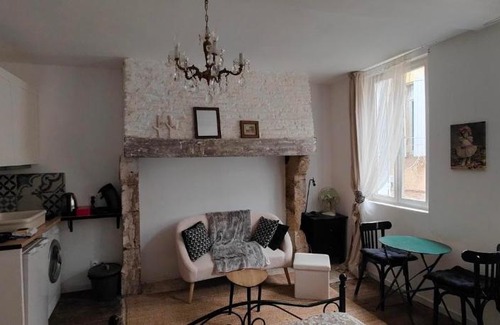 Condom Apartment | Inviting Studio Apartment with Great Guest Ratings