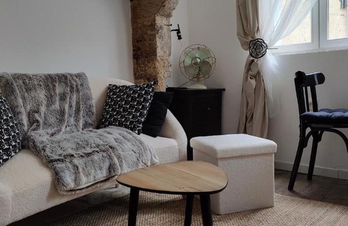 Condom Apartment | Inviting Studio Apartment with Great Guest Ratings