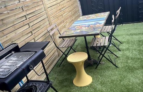 Bouillargues Apartment | Family-Friendly Appartement Style America with Pool Access