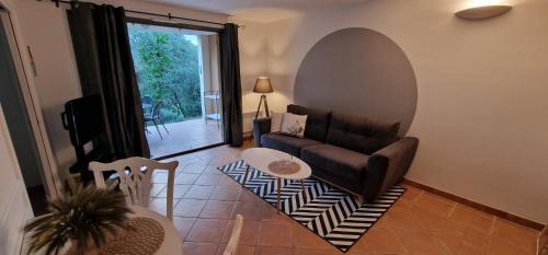 Saumane-de-Vaucluse Apartment | Golf View Apartment at L'Isle-Sur-La-Sorgue - Guest Rated 9.1