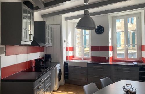Saint-Martin-de-Re Apartment | Oceanfront Appartement Sully – Guest Rated 9.4/10