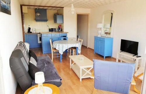 Le Crotoy Apartment | Oceanfront Apartment with Bay View at Crotoy Port