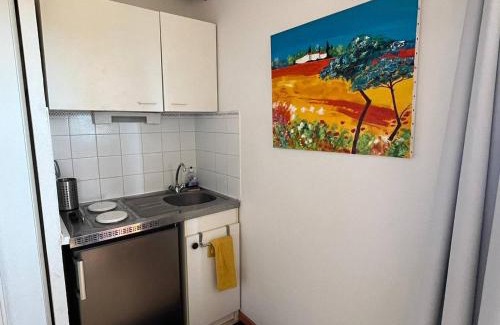 Saint-Pierre-la-Mer Apartment | Seaside Family Retreat at Appartement T2 cabine - Saint Pierre la Mer