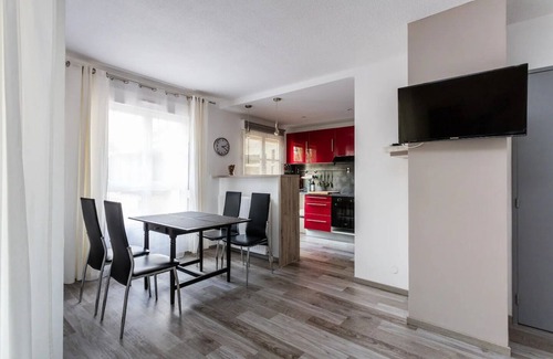 Antigone Apartment | Guest Rated 10/10: T2 Apartment in Antigone Center