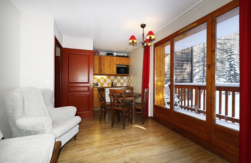 Les Claux Apartment | Pet-Friendly Appartement T2 Albane in Vars with Pool