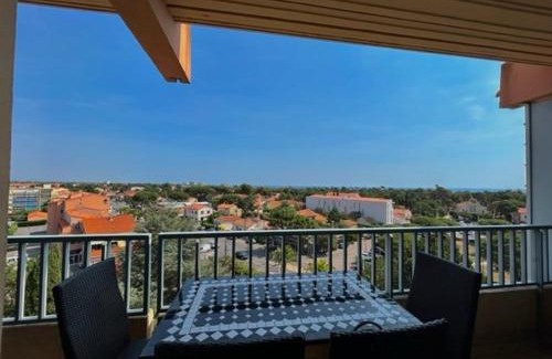 Argeles Plage Apartment | Cozy Apartment with Sea View, Steps from the Beach