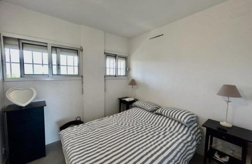 Argeles Plage Apartment | Cozy Apartment with Sea View, Steps from the Beach