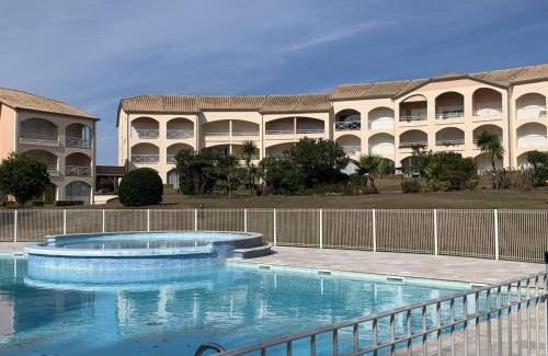 Moliets-et-Maa Apartment | Cozy T2 Cabin Apartment Near Beach & Golf - Rated 9/10