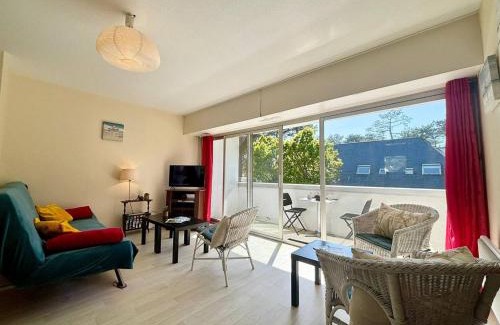 Carnac Apartment | Cozy T2 + Cabin Near Carnac Beaches with Balcony & Parking