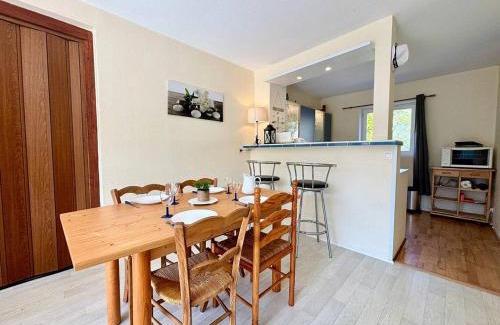 Carnac Apartment | Cozy T2 + Cabin Near Carnac Beaches with Balcony & Parking