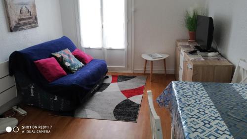 Bas-Vernet Apartment | Cozy T2 Apartment with Balcony Near Parc des Expositions