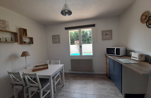 Frejus City Centre Villa | Serene Appartement T2 with Pool and Oceanfront Views