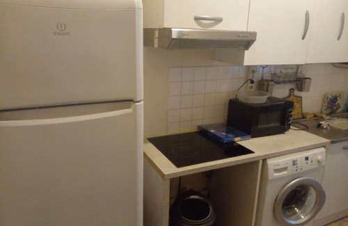Bagneux Apartment | Comfortable T2 Apartment Near Metro with Family Amenities