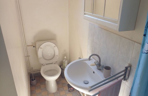 Bagneux Apartment | Comfortable T2 Apartment Near Metro with Family Amenities