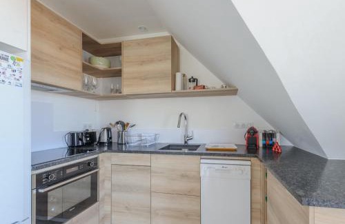 Port District Apartment | Seaside Appartement T2 with Balcony, Wifi & Parking