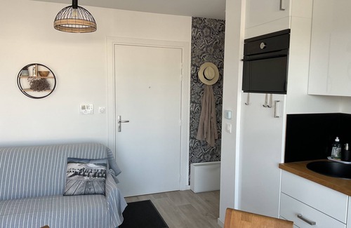 Fort-Mahon-Plage Apartment | Cozy T2 Cabin Apartment with Pool and Ocean Views for 4