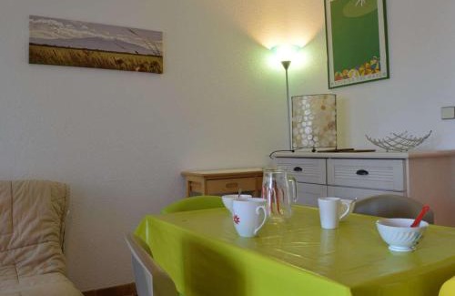 Saint-Cyprien Plage Apartment | Cozy T2 Cabin with Lagoon View, Steps from the Beach