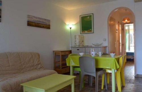 Saint-Cyprien Plage Apartment | Cozy T2 Cabin with Lagoon View, Steps from the Beach