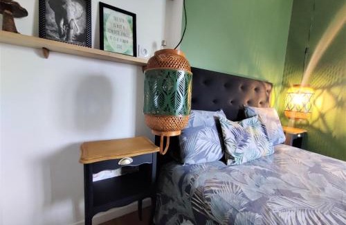 Vitre Apartment | Serene Jungle Retreat in Vitré - Rated 9/10 for Families