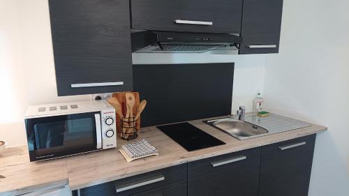 Vitre Apartment | Tranquil "Le Cocoön" Garden Apartment - Family Friendly Stay