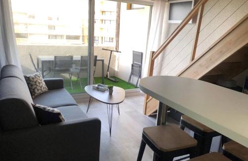 Le Barcares Apartment | Scenic T2 Mezzanine Apartment with Ocean View and Terrace