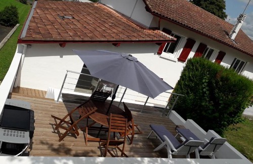 Cambo-les-Bains Apartment | Modern T2 Apartment in Cambo-les-Bains - Highly Rated Stay