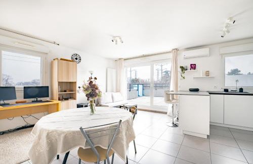 Saint-Priest Apartment | Modern T2 Apartment with Expansive Terrace & Child-Friendly Amenities