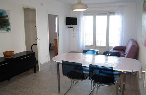 Saint-Cyprien Plage Apartment | Cozy Bel Appart T2 with Sea View, Balcony & Beach Access