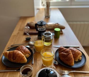 Quimper Apartment | Scenic Appartement T2 - Breathtaking Cathedral Views