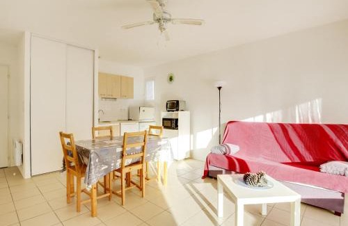 Biscarrosse Plage Apartment | Cozy Apartment Steps from the Ocean with Family-Friendly Perks