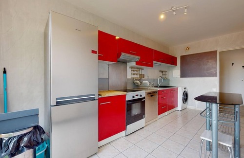 Cergy Apartment | Family-Friendly Apartment in a Lush Residential Setting