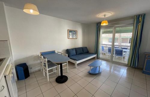 Moliets-et-Maa Apartment | Inviting Appartement T3 Cabin in Moliets-et-Maa with Pool