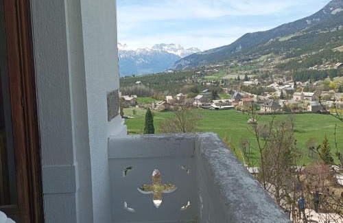 Jausiers Apartment | Inviting Appartement Jausiers: Ideal for Families & Pets