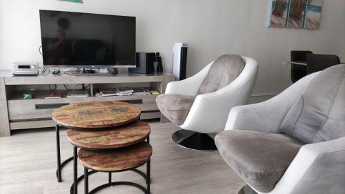 Concarneau Apartment | Bright Oceanfront Apartment with Stunning Sea Views