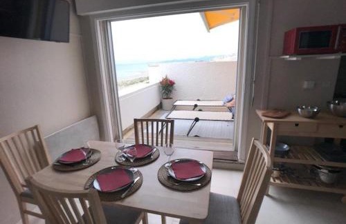 Le Barcares Apartment | Seaside 3-Bedroom Apartment with Panoramic Terrace