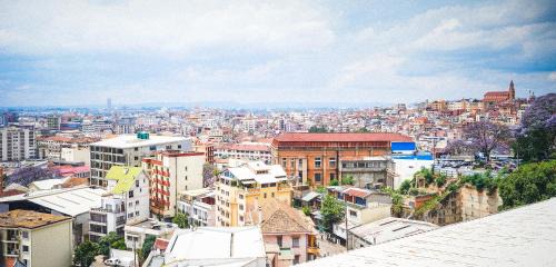 Antananarivo Avaradrano Apartment | Scenic Appartement T3 with Panoramic Views - Rated 9.5/10